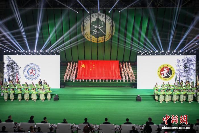 为著名影星, 图为开幕式, 术联合会秘